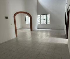 Casa en alquiler zona av Paragua entre 2do y 3er anillo.