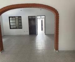 Casa en alquiler zona av Paragua entre 2do y 3er anillo.